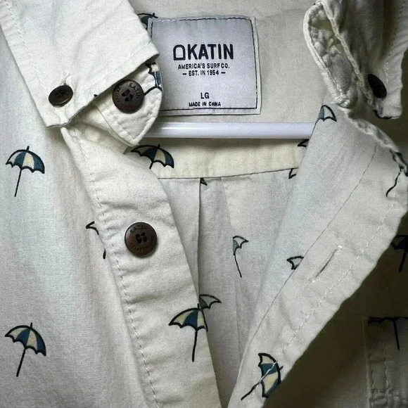 Katin America's Surf CO "Umbrellas" Button-up Short Sleeve Beach Shirt SZ L - Picture 6 of 9